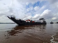 Десантний корабель-танкер для продажу