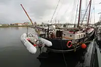 Яхта для продажу