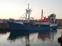 Контейнерний корабель на продаж
