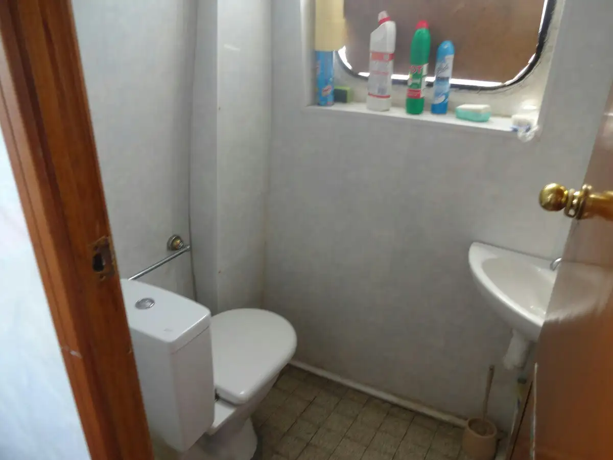 Пасажирський корабель для продажу