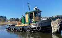 Буксирний човен на продаж