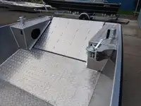 Десантний корабель, танк на продаж