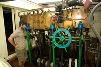 Пасажирське судно на продаж