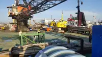 Судно з краном для продажу