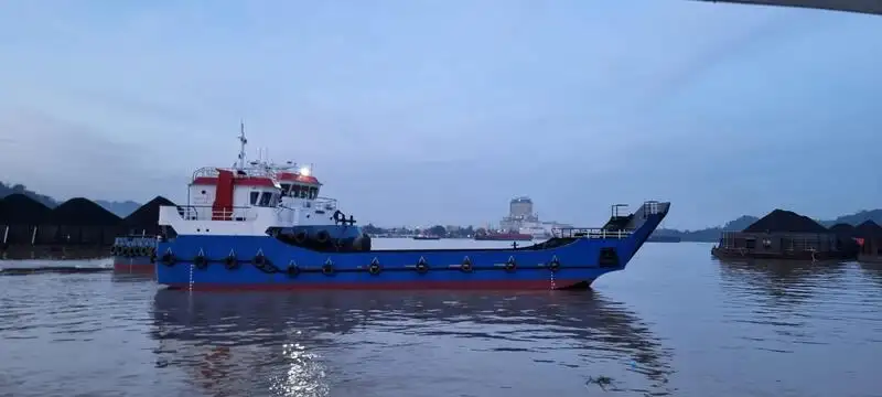 Десантний корабель-танкер для продажу