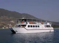 Катамаран на продаж