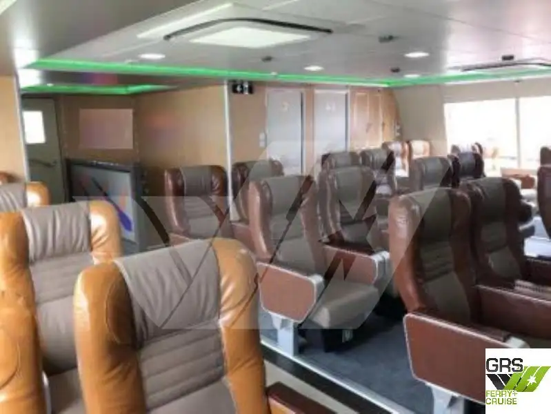 Пасажирський корабель для продажу