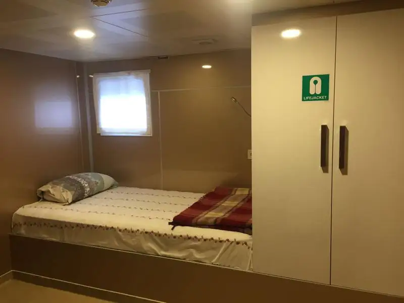 Пасажирський корабель для продажу