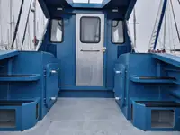Контейнеровоз для продажу