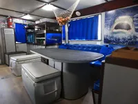 Дослідницьке судно для продажу