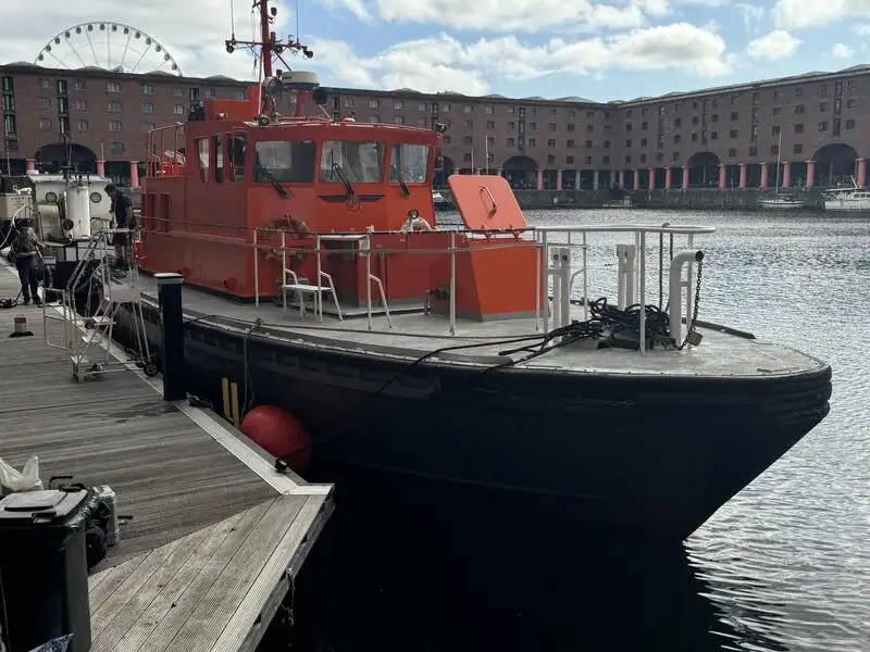 Лоцманський катер для продажу