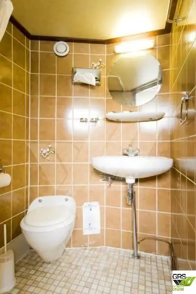 Круїзний лайнер для продажу