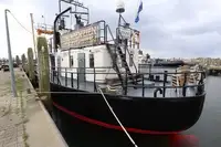 Пасажирське судно на продаж
