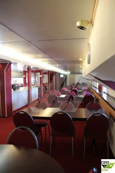 Круїзний лайнер для продажу