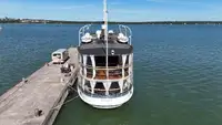 Пасажирський корабель для продажу