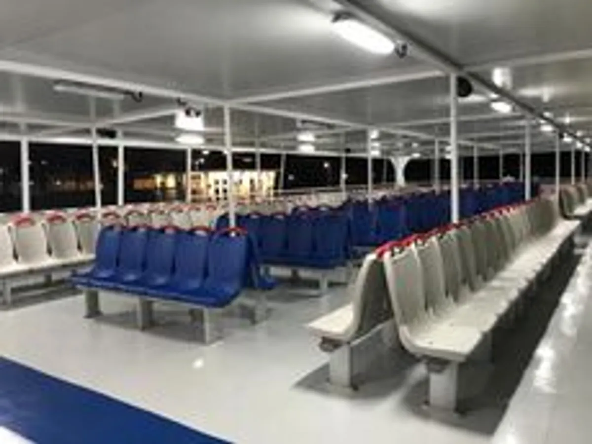 Пасажирський корабель для продажу