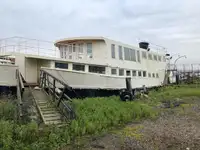 Поромне судно на продаж