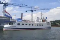 Пасажирське судно на продаж
