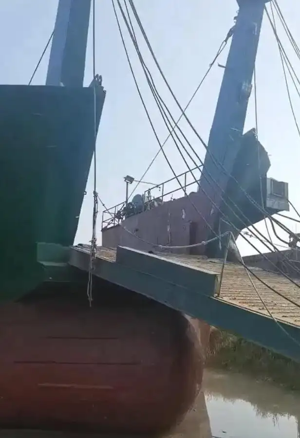 Баржа для продажу