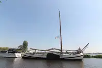 Баржа для продажу