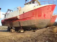 Буксирний човен на продаж