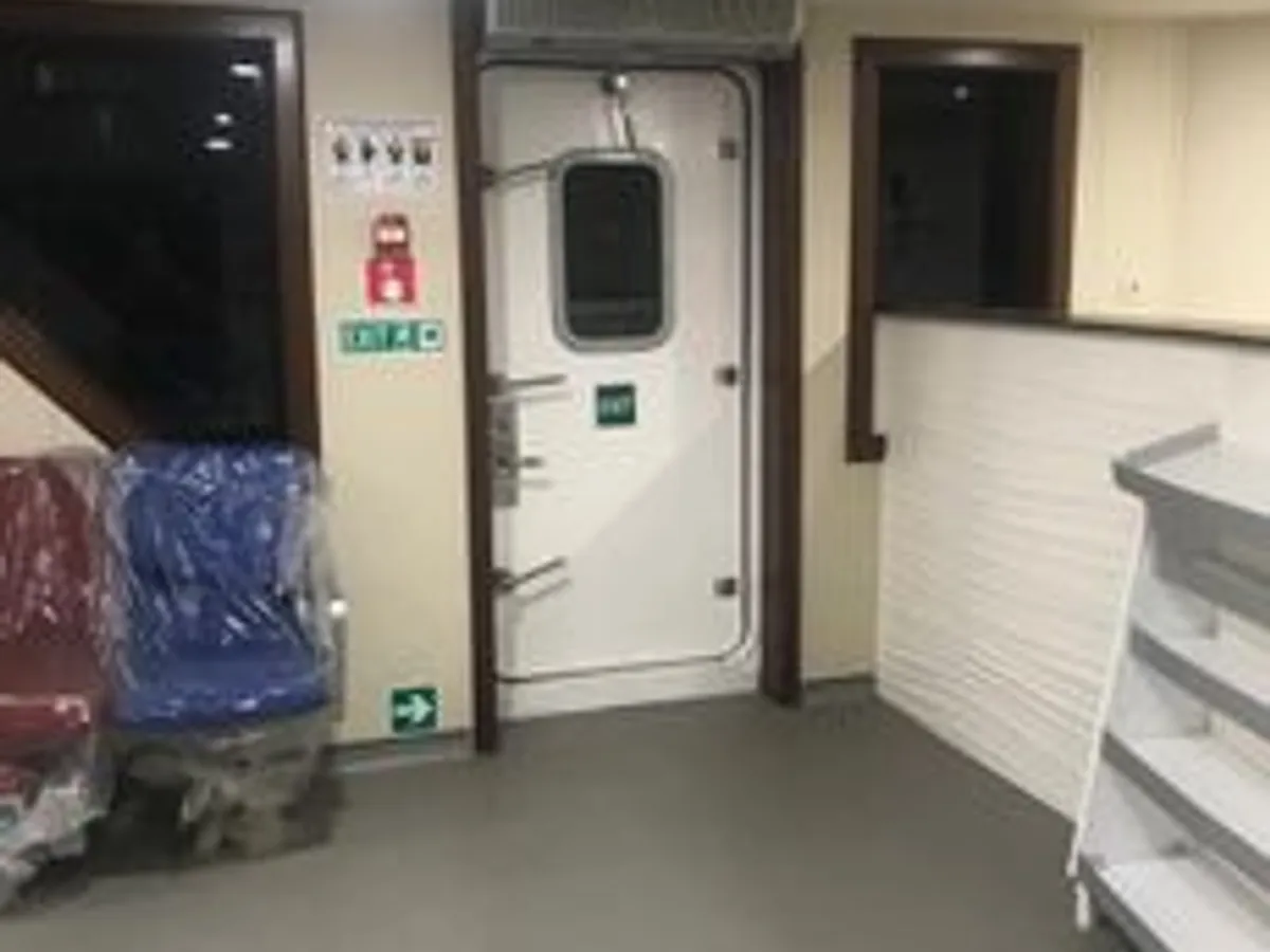 Пасажирський корабель для продажу