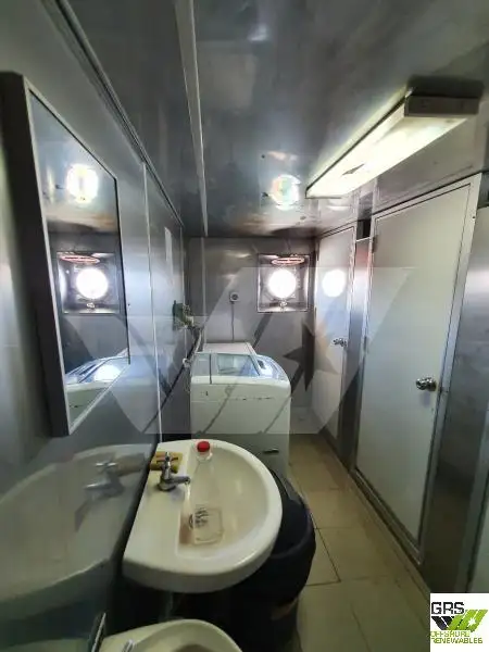 Десантний корабель-танкер для продажу