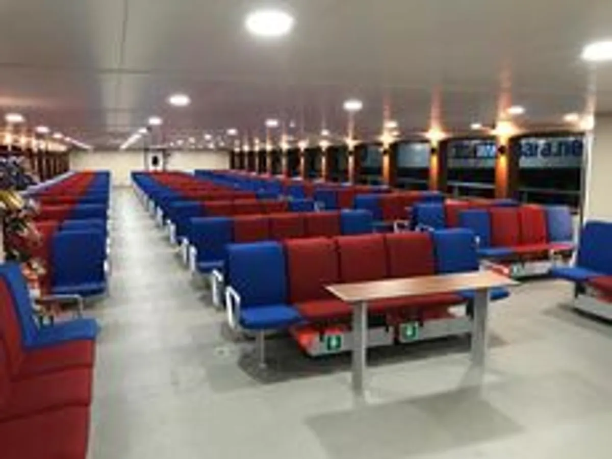 Пасажирський корабель для продажу