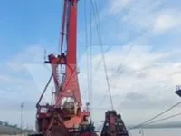 Судно з краном для продажу