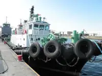 Буксирний човен на продаж