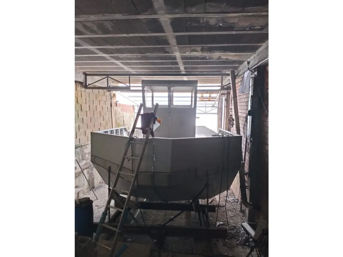 Робочі човни для продажу