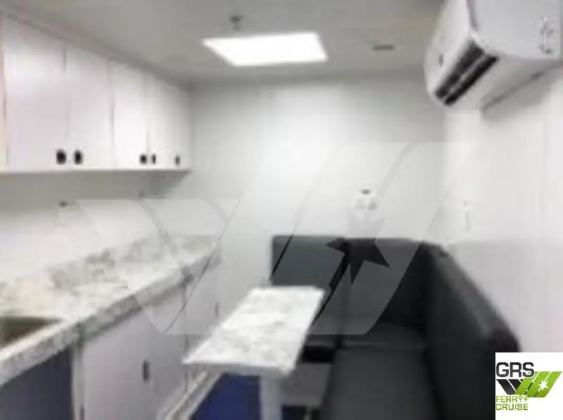 Пасажирський корабель для продажу