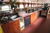 Пасажирський корабель для продажу