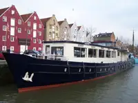 Floating hotel на продаж