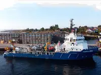 Буксирний човен на продаж