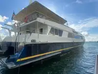 Катамаран для продажу