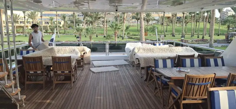 Круїзний лайнер для продажу