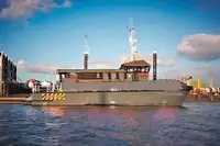 Контейнерний корабель на продаж