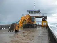 Баржа на продаж