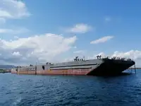 Баржа на продаж