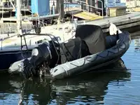 Жорсткий надувний човен на продаж