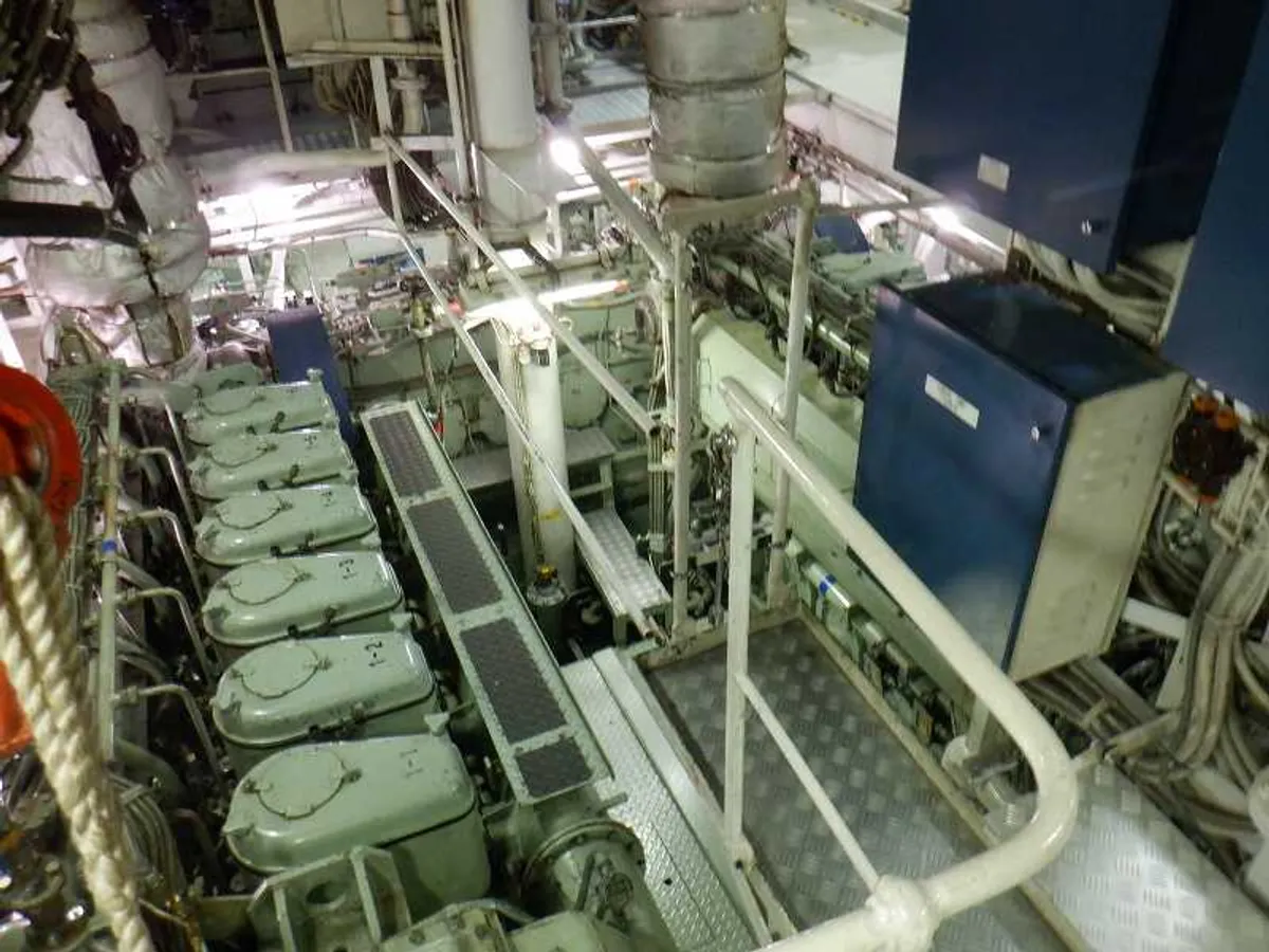 Дослідницьке судно для продажу