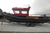 Жорсткий надувний човен на продаж