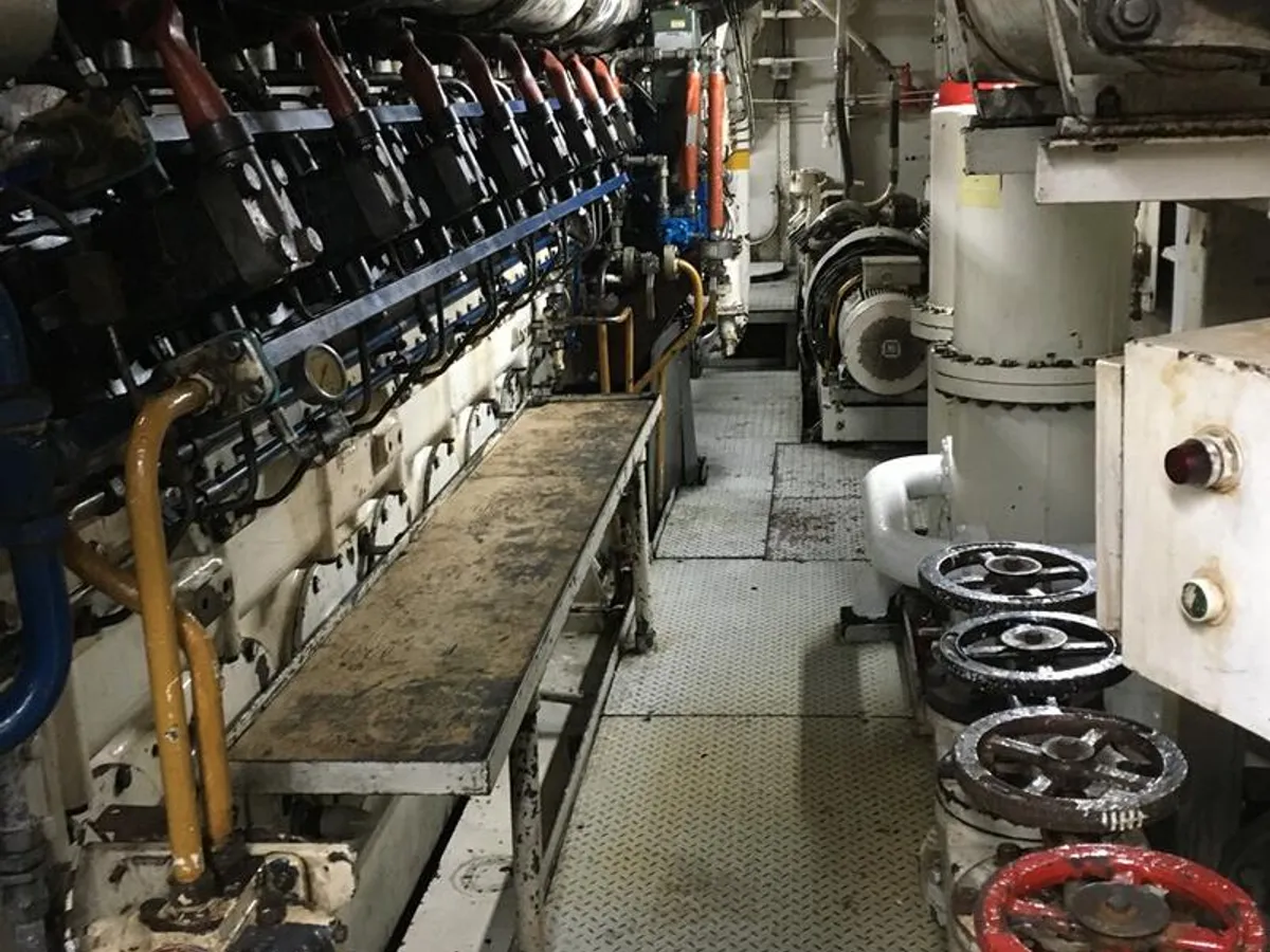 Дослідницьке судно для продажу