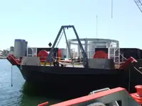 Баржа на продаж