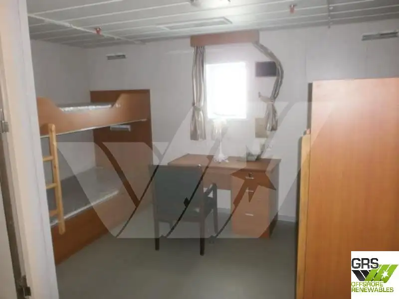 Плавучий готель для продажу