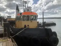 Буксирний човен на продаж