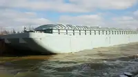 Баржа на продаж