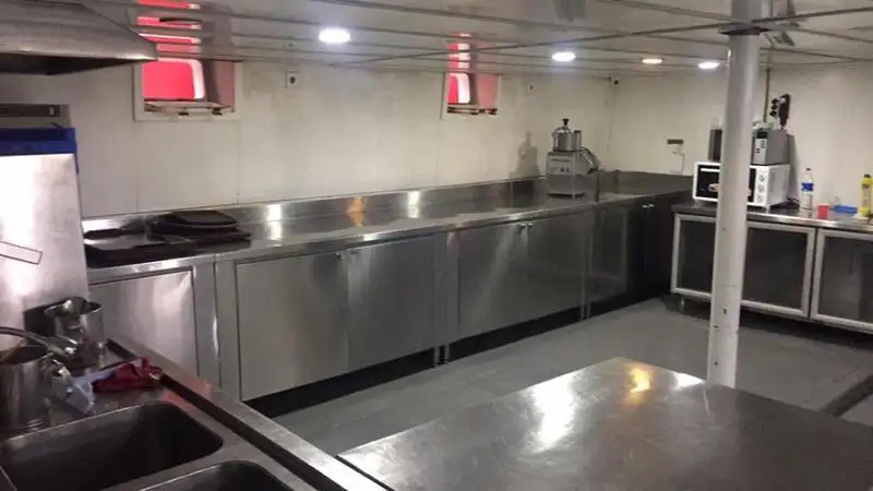 Пасажирський корабель для продажу