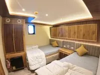 Яхта для продажу